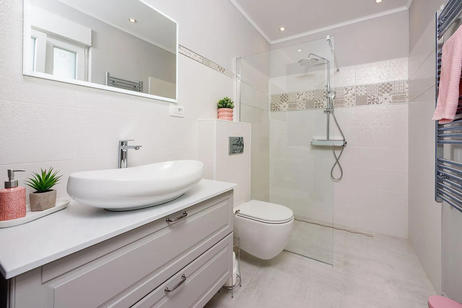 Exquisites Apartment Nur 350 Meter Zum Strand Mit Herrlichem Meerblick, Privatparkplatz, Wifi Crikvenica