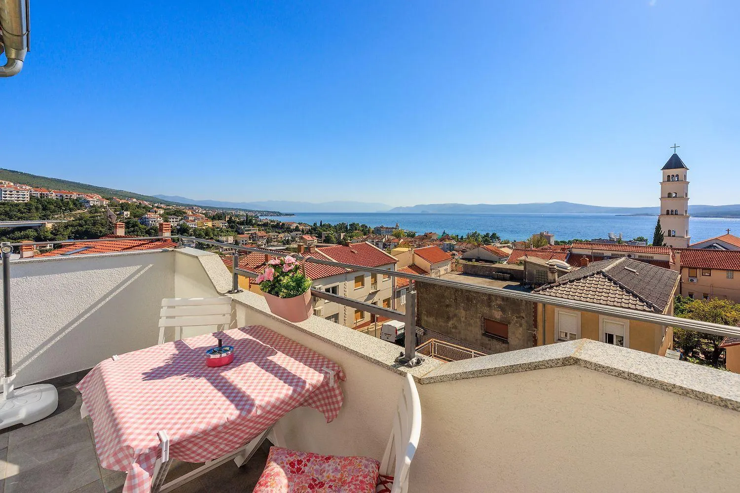 Exquisites Apartment Nur 350 Meter Zum Strand Mit Herrlichem Meerblick, Privatparkplatz, Wifi Crikvenica 0*,  Croatia