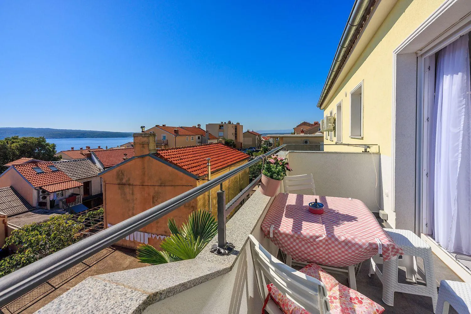 Exquisites Apartment Nur 350 Meter Zum Strand Mit Herrlichem Meerblick, Privatparkplatz, Wifi Crikvenica