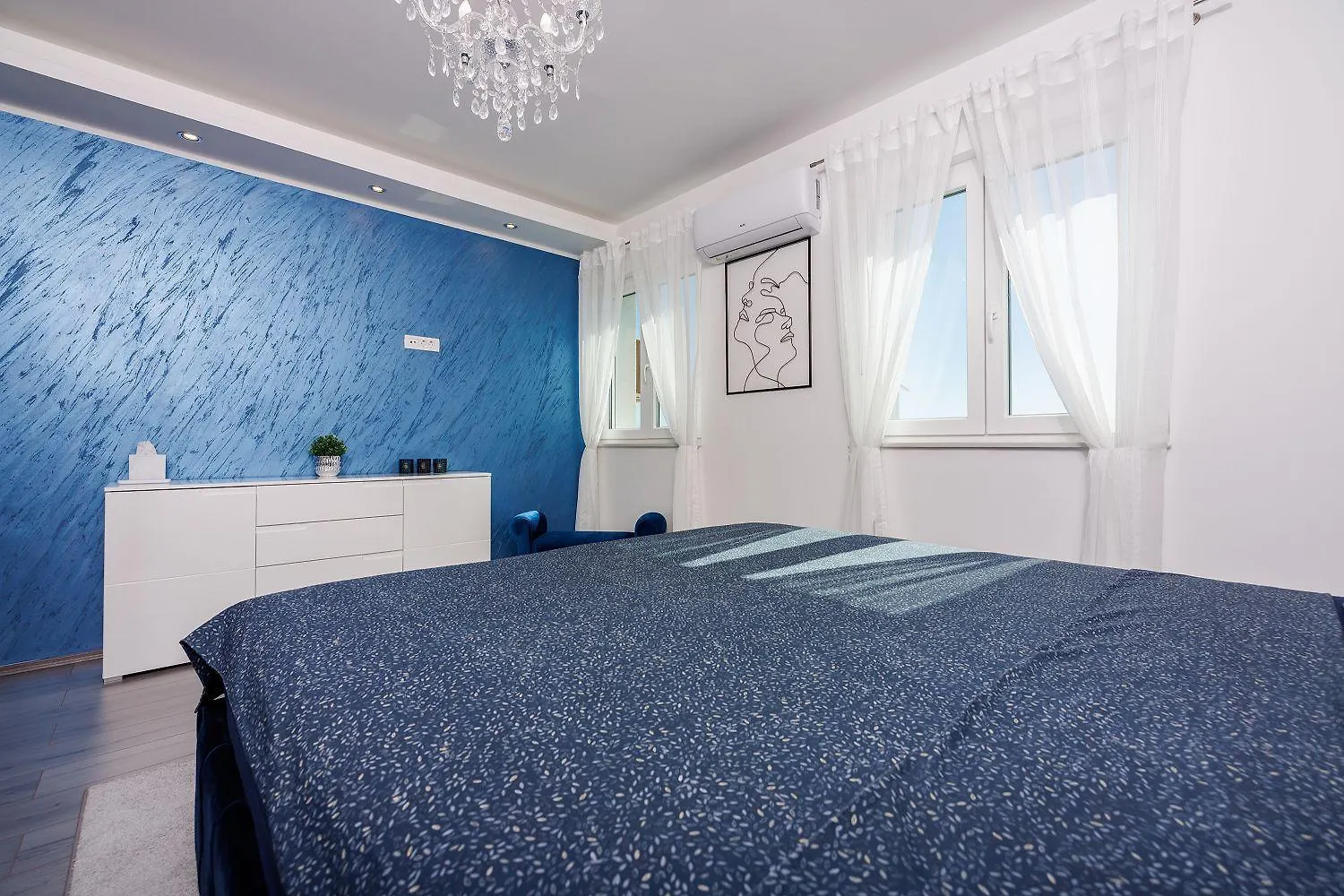 Exquisites Apartment Nur 350 Meter Zum Strand Mit Herrlichem Meerblick, Privatparkplatz, Wifi Crikvenica